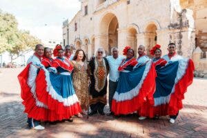 Celebran el Día Nacional del Folclore a ritmo de música típica en la Ciudad Colonial