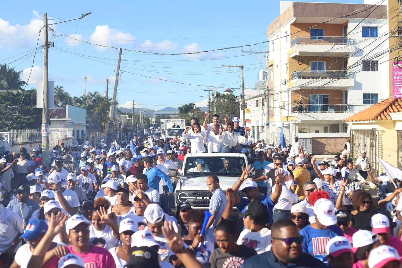 Wellington Arnaud encabeza cierre de campaña en Monte Plata