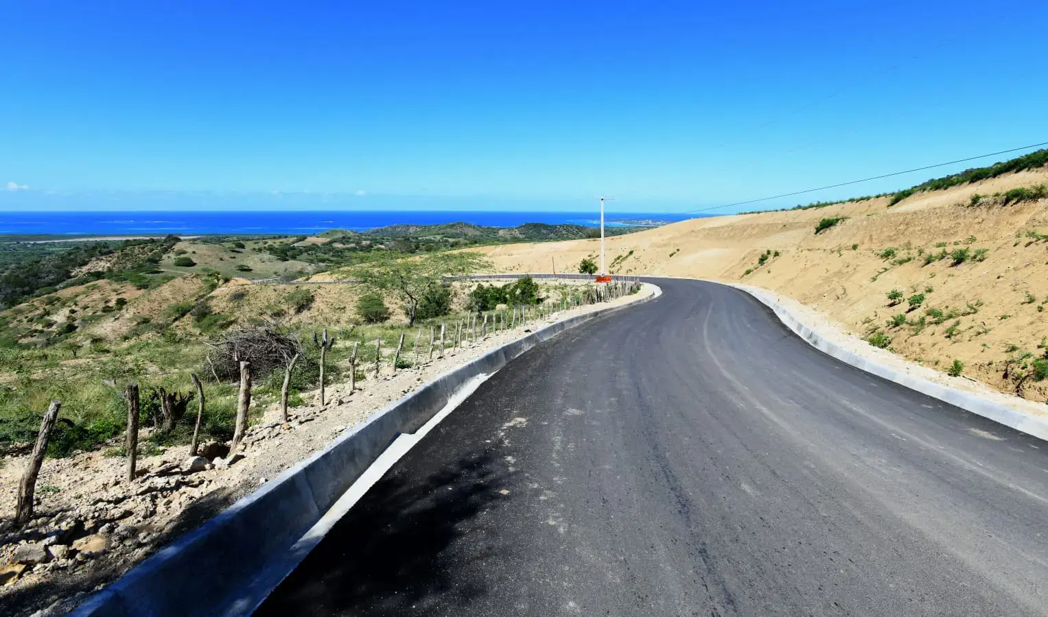 Gobierno entregará en los próximos días la carretera Navarrete-Montecristi