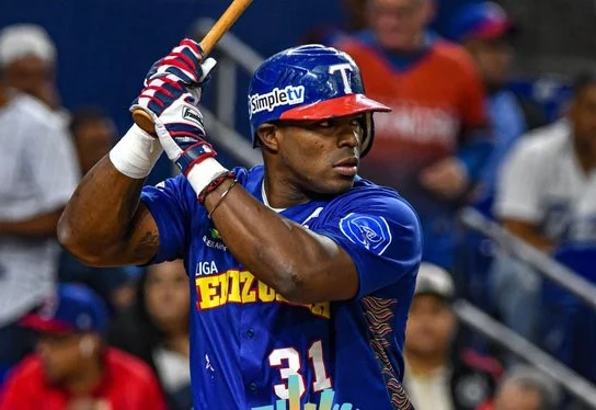 Venezuela derrota a República Dominicana en inicio Serie del Caribe 2024