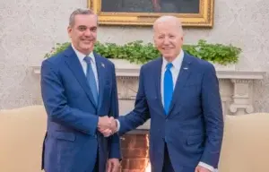 Biden invita a Abinader a Cumbre Global para Abordar Amenazas de Drogas Sintéticas