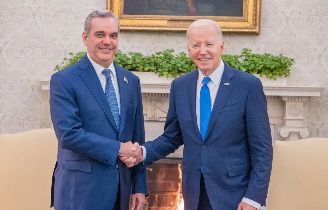 Biden invita a Abinader a Cumbre Global para Abordar Amenazas de Drogas Sintéticas