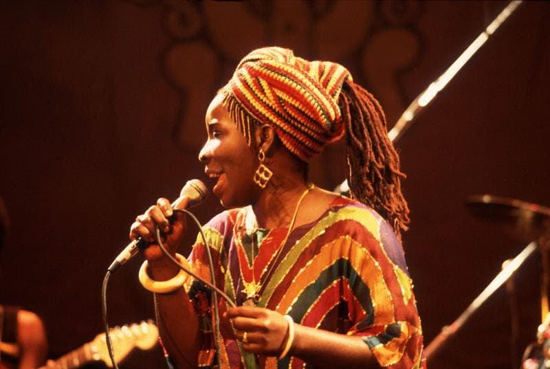 Rita Marley, la cantante nacida en Cuba que conquistó a Bob Marley y se convirtió en “la reina del reggae”