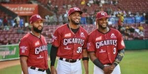 Leury García, Hanser Alberto y Richard Ureña continuarán con los Gigantes