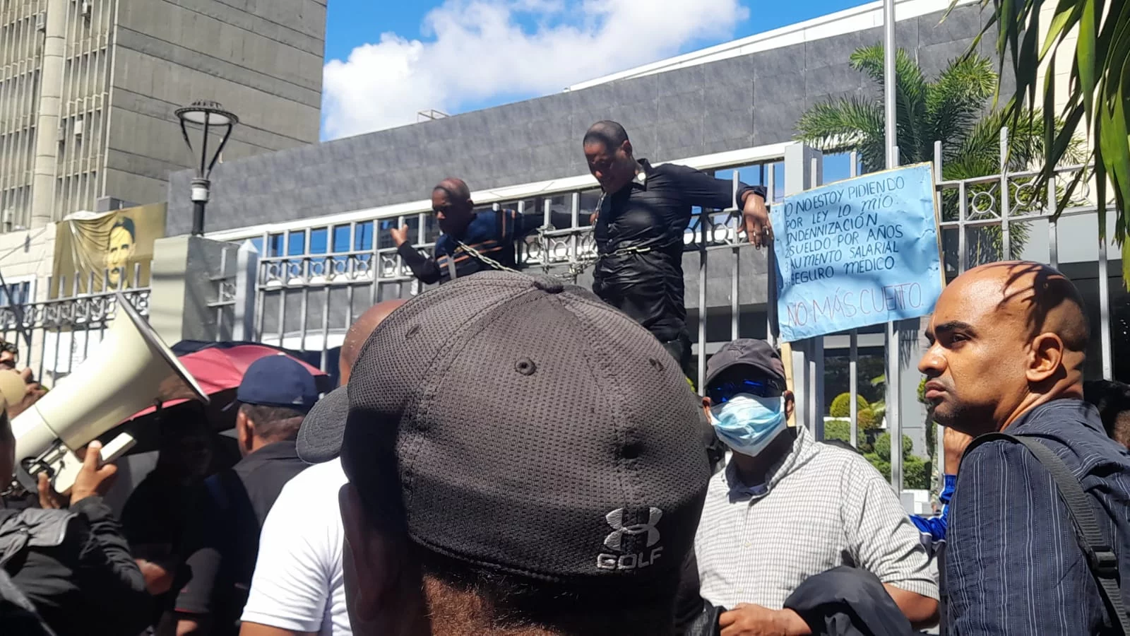 Gobierno atribuye a sectores de la oposición la protesta de pensionados de la Policía