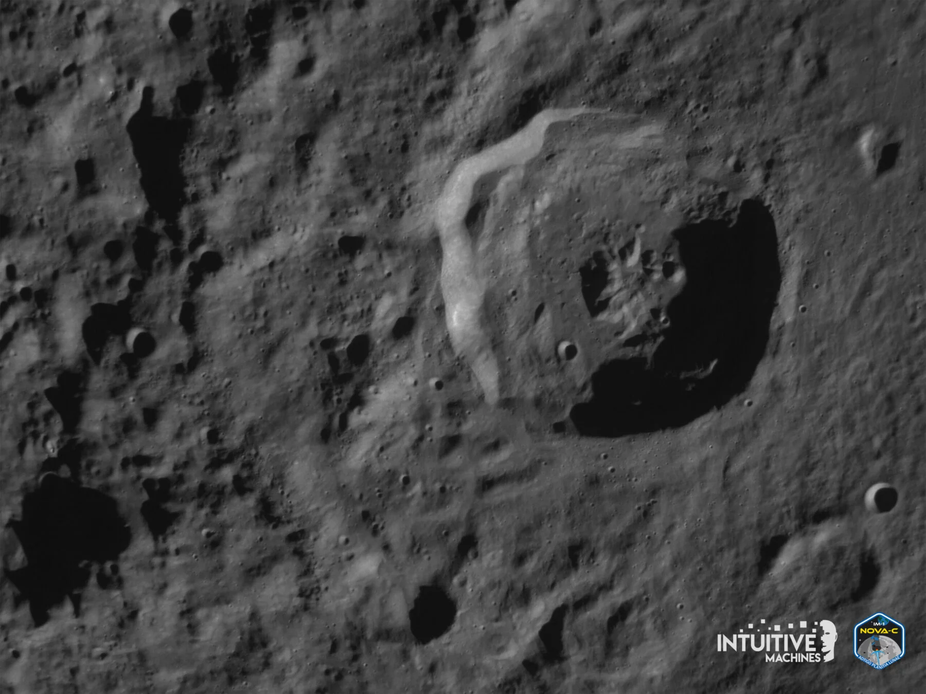 Odiseo toma foto de la Luna previo a su histórico alunizaje de este jueves