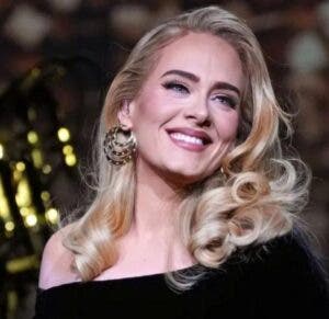 Adele detiene concierto en Las Vegas al oír un grito homófobo