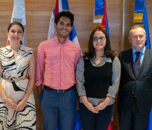 Ganadores reciben becas estudiar cine