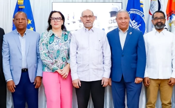 Representantes de ambas entidades.