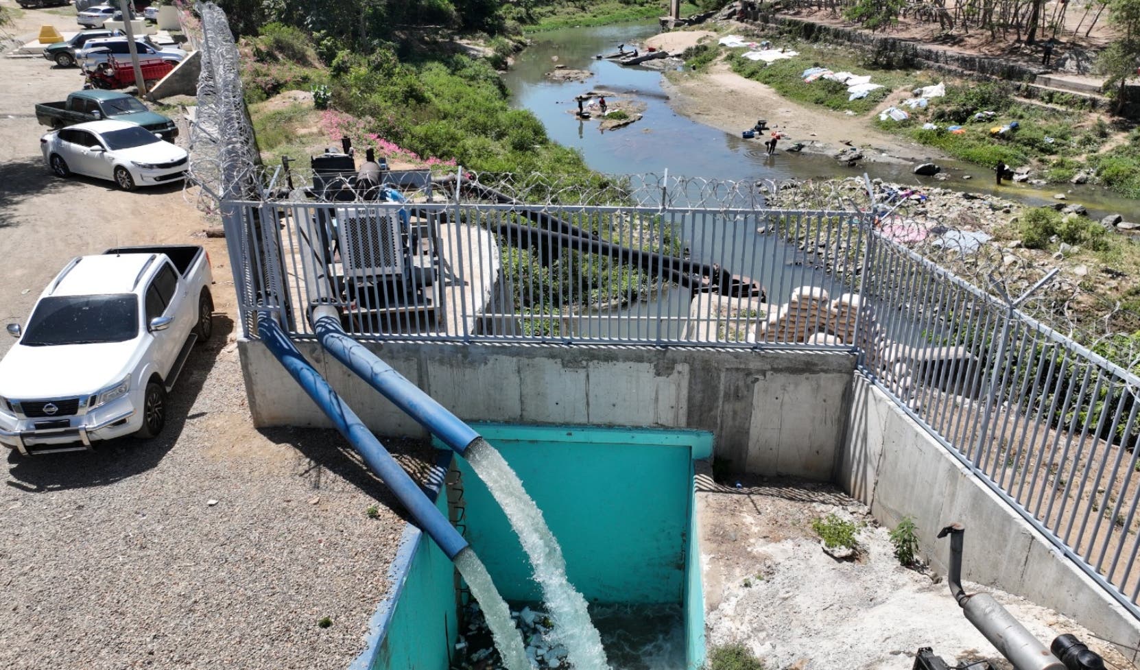 El Indrhi realimenta canal La Vigía, tras Haití abrir canal