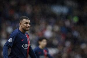 Mbappé anota y el PSG vence 3-1 al Niza para avanzar a semifinales de la Copa de Francia