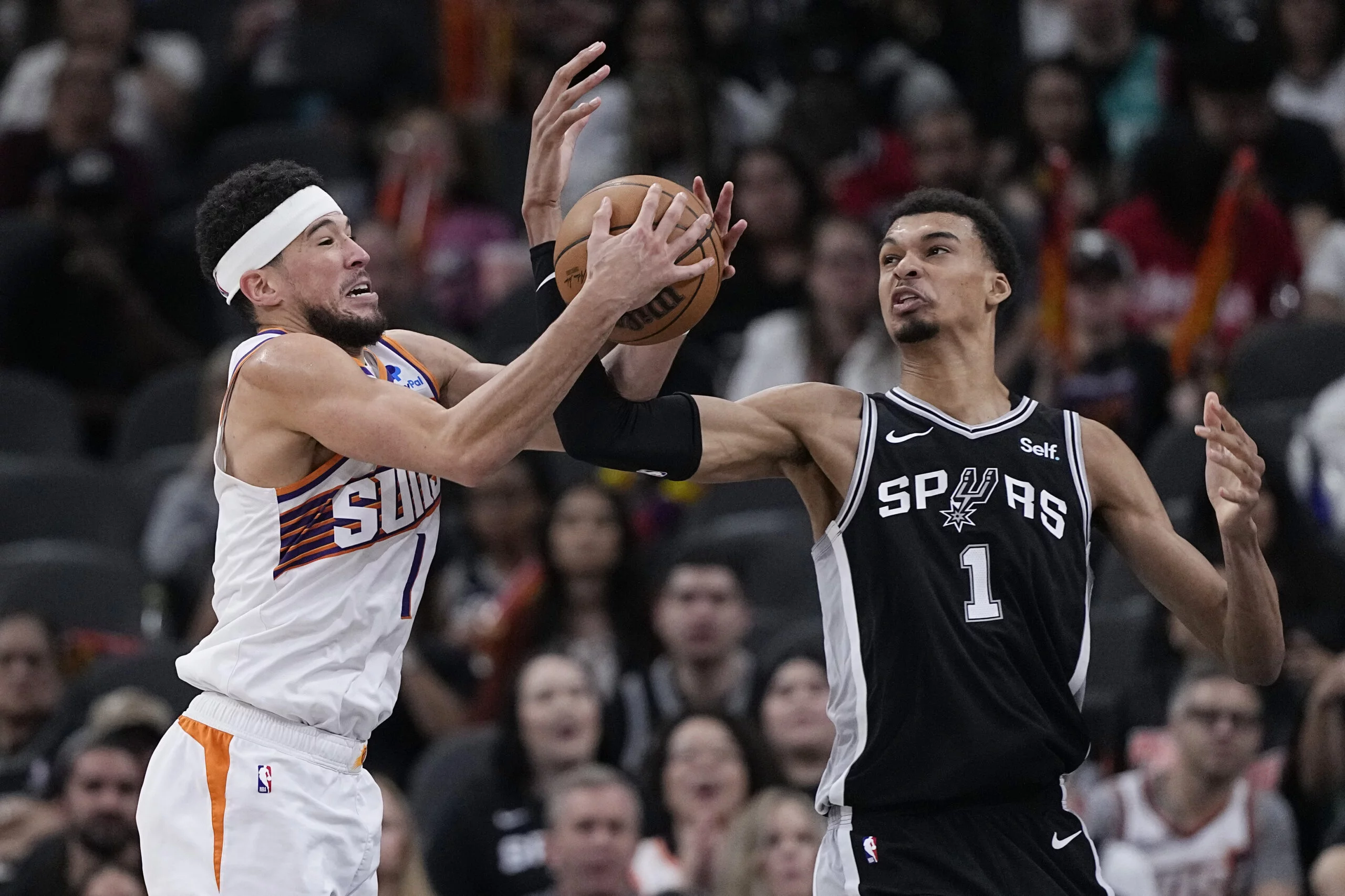 Victor Wembanyama se perderá la revancha contra los Suns por un esguince en el tobillo izquierdo