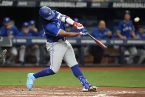 Vlad Jr. pega  jonrón con  bases llenas, H1 y 4 CE