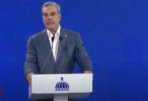 Presidente Abinader advierte habrá «respuesta drástica» si alguno de los reos fugados de cárcel de Haití entra al país