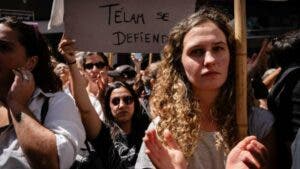 Periodistas argentinos protestan contra cierre de Télam