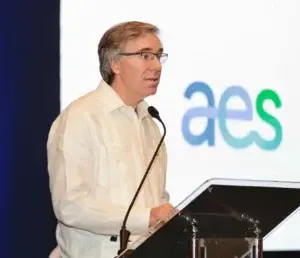 AES Dominicana destaca con tres galardones por su estrategia en generación de energía renovable