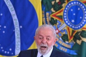 Lula pide celebrar las inversiones en educación como los goles de los futbolistas