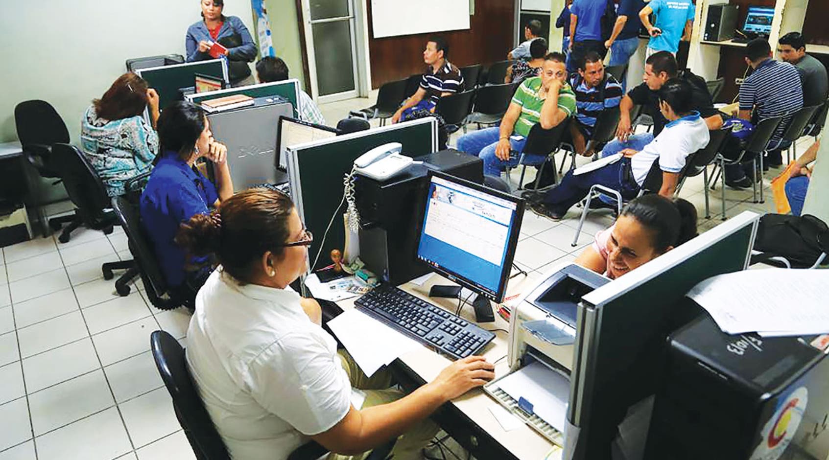 Mujeres avanzan en algunas áreas; en otras siguen desafíos