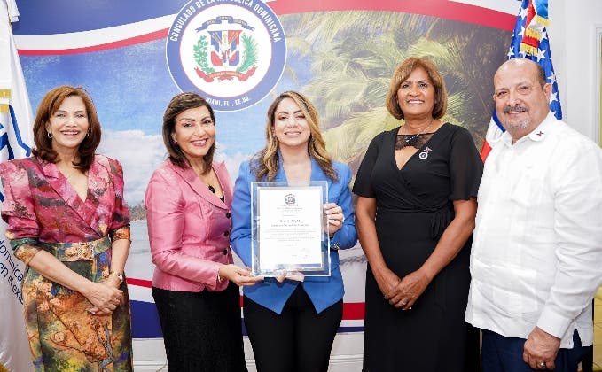 Consulado dominicano en Miami e Index con evento