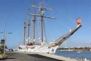 Presidente Abinader visita buque-escuela Juan Sebastián Elcano