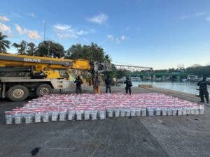 Ocupan 1.4 toneladas de coca en las costas de la Romana 