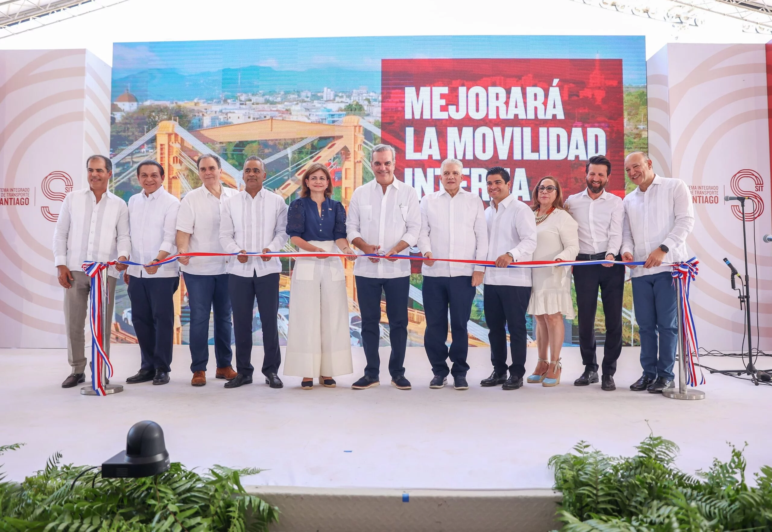 Abinader inaugura tramo I del Teleférico de Santiago