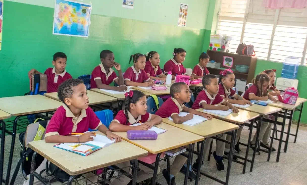 Ministerio de Educación convoca a reintegrarse a clases este lunes