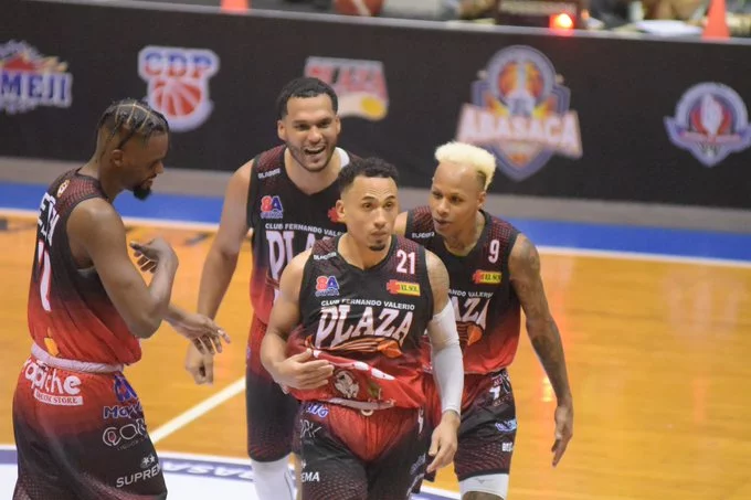 Alex Abreu envía al plaza a la final del basket de Santiago