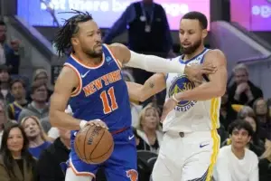 Jalen Brunson anota 34 puntos y los Knicks superan a los Warriors