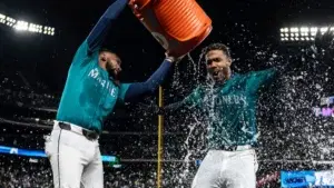 Marineros derrotan a Boston con primer walk-off de Julio Rodríguez en su carrera