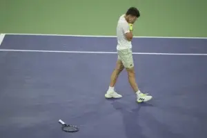 Luca Nardi sorprende al ídolo de la infancia y mejor clasificado Novak Djokovic con una victoria por 6-4, 3-6, 6-3 en Indian Wells