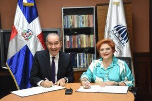 MESCyT y Caribbean University de Puerto Rico suscriben convenio de colaboración 