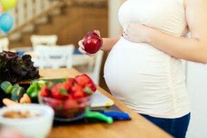 Estás embarazada, esto puedes y no puedes comer