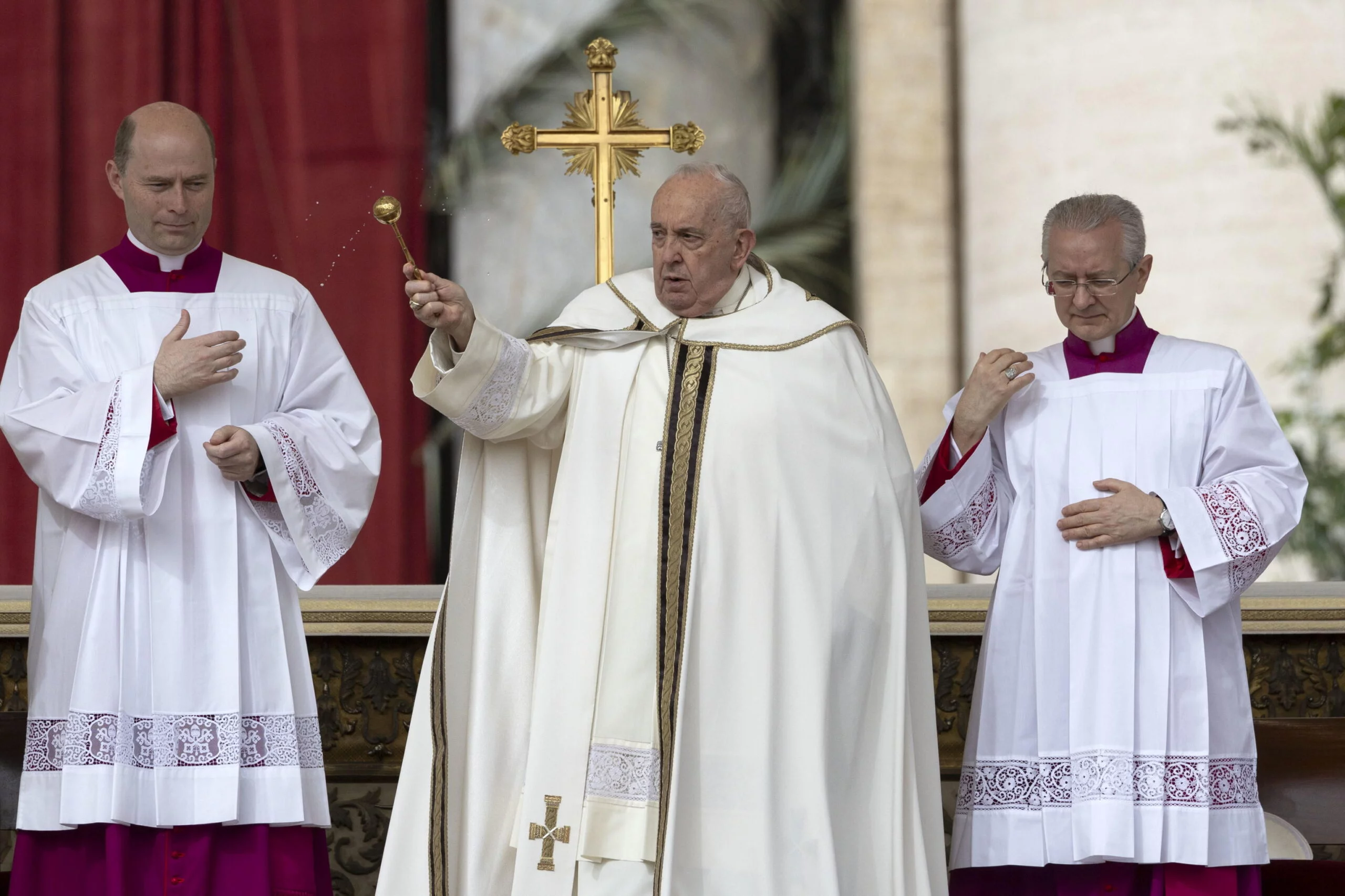 El papa muestra su dolor por las víctimas de Papúa, que visitará en septiembre