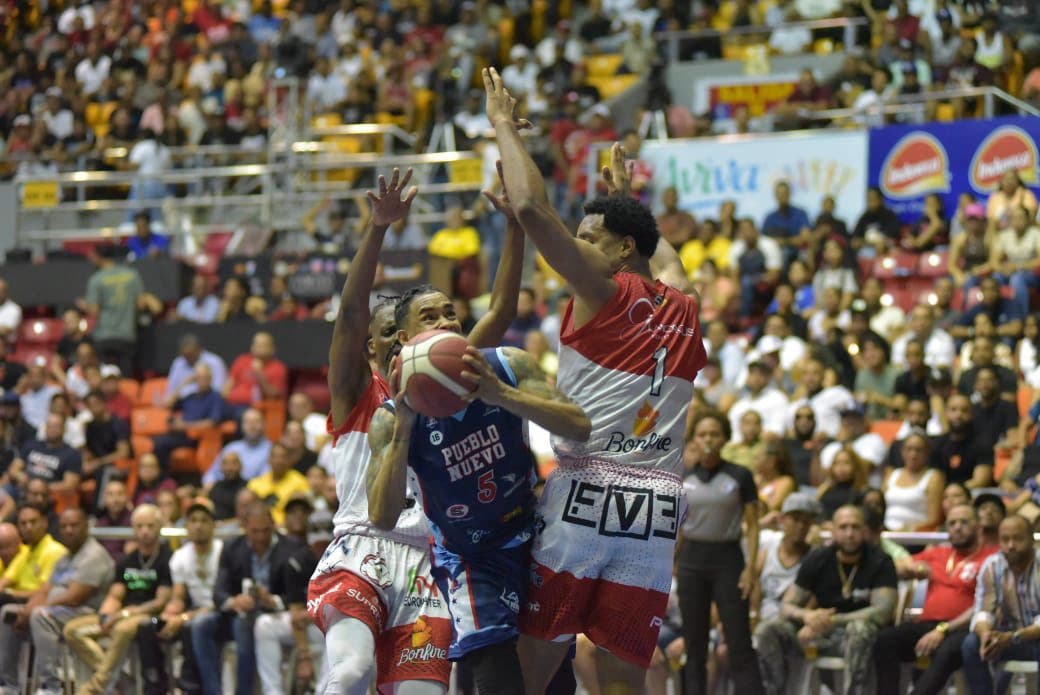 Pueblo Nuevo conquista su décima corona en basket Santiago