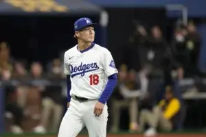 Yoshinobu Yamamoto dura 1 entrada en el debut de los Dodgers y permite 5 carreras a los Padres