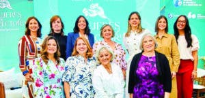 Mujeres compartieron sus vivencias en panel