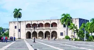 Las plazas que enriquecen la histórica Ciudad Colonial dominicana