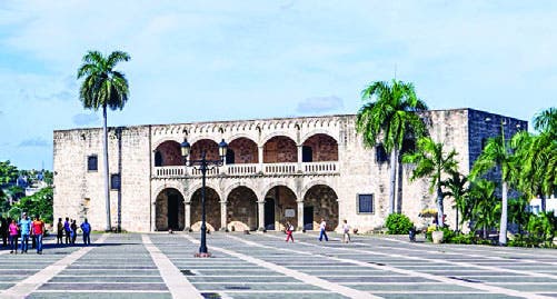 Las plazas que enriquecen la histórica Ciudad Colonial dominicana