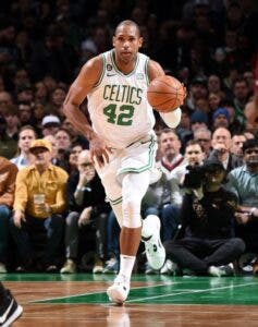 Al Horford va tras premio al ‘Compañero del Año’