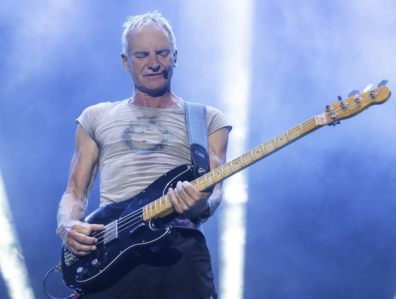 Sting da un paseo por grandes éxitos propios
