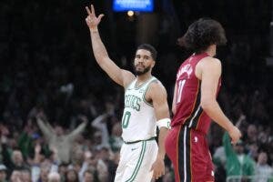 Celtics arrollan  a los Heat a base de triples