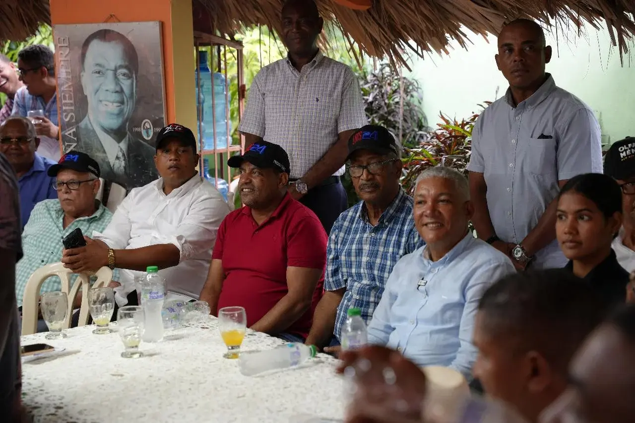 Juramentan en el PRM a altos dirigentes del PLD y FP en Tamayo, provincia Bahoruco