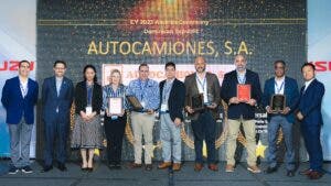 Isuzu Motors  entrega una distinción