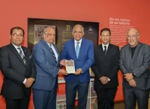 Centro León presenta libro historia independencia