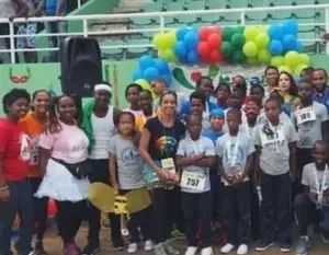 Niños de Fundación Neptunos van a maratón