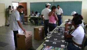 Oposición ancla esperanzas en una eventual segunda vuelta electoral