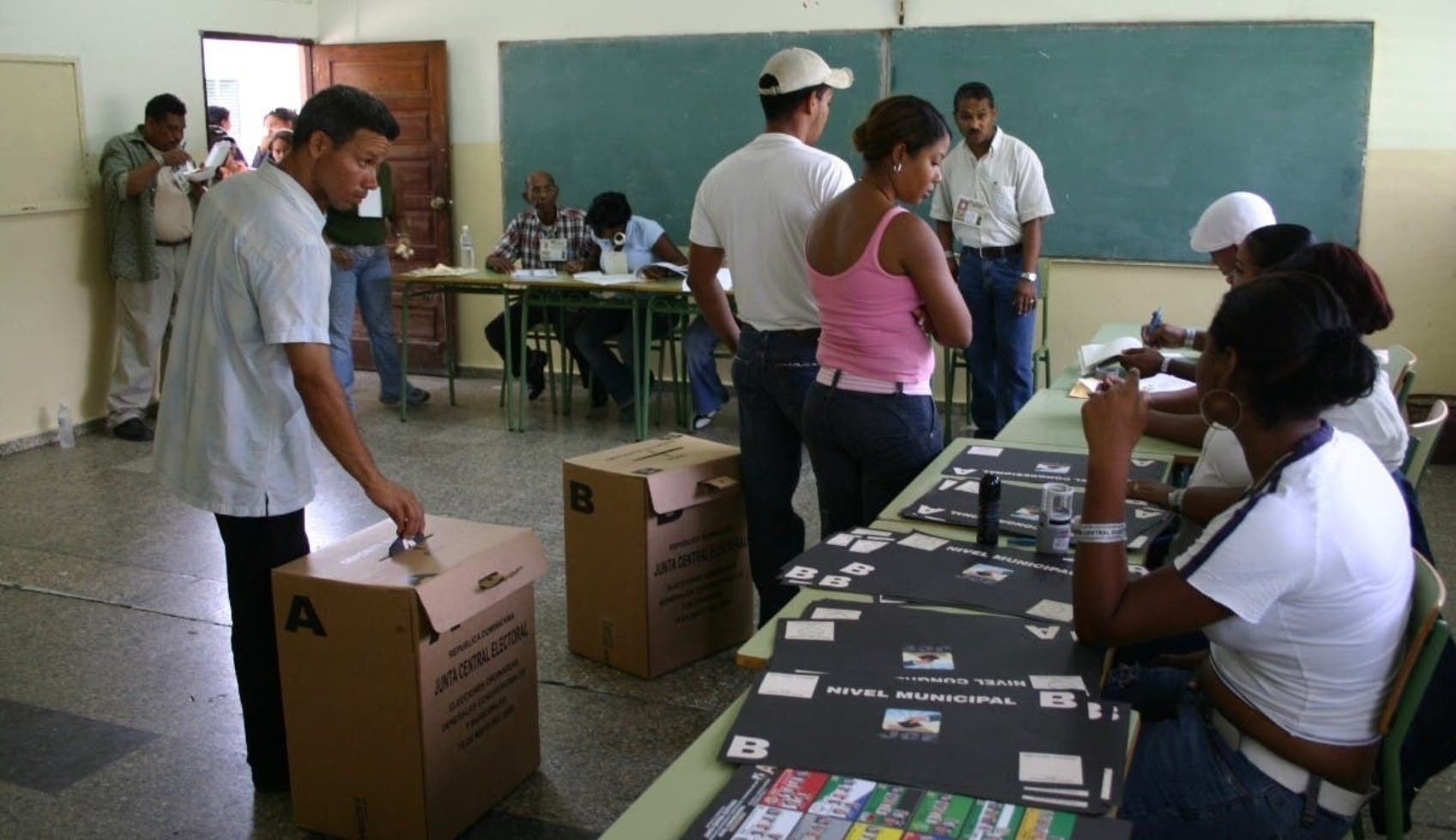 Oposición ancla esperanzas en una eventual segunda vuelta electoral