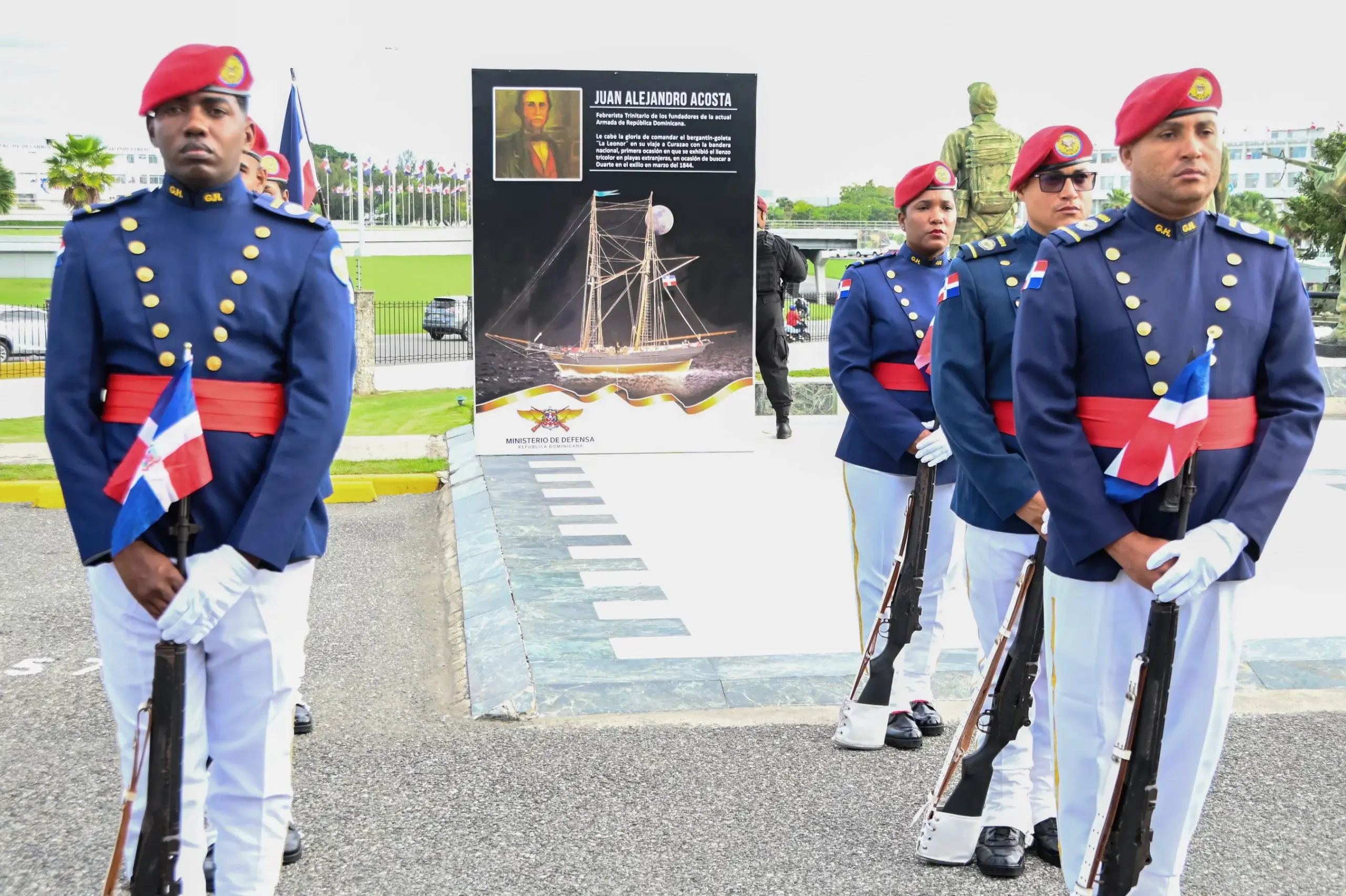 MIDE rinde tributo a almirantes por su legado en la historia naval independentista