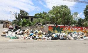 Basura invade zonas SD a días cambio alcaldes